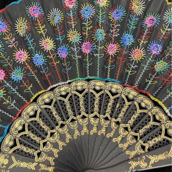 EUC Decorative Hand Fan - Picture 2 of 6
